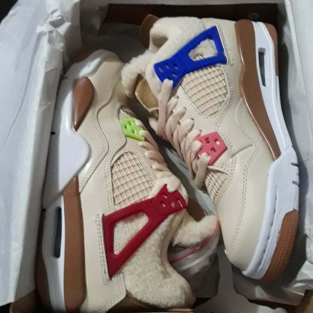 Jordan 4s size 4